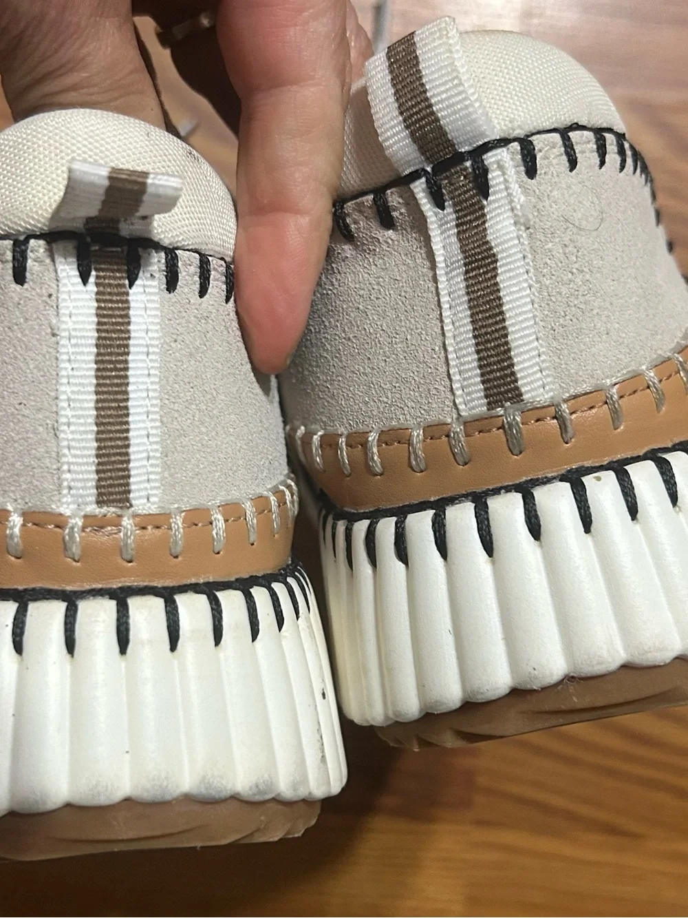 Women’s Cozy Girl Platform Sneakers Size 8.5 Beige Cream GUC